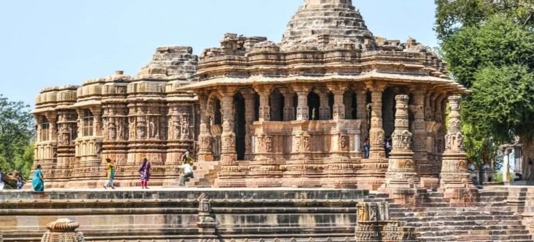 Best Cab Service in Ahmedabad for Local & Outstation Rides