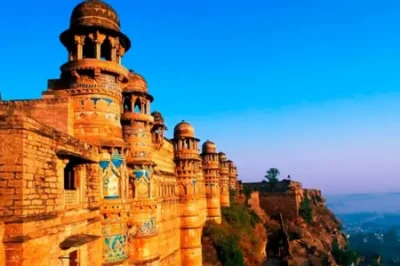 Omkareshwar Temple – sacred Jyotirling temple on the banks of the Narmada River