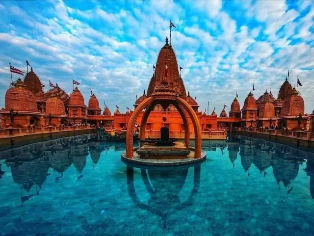 nilkanth-dham-temple