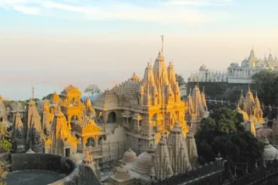 Shatrunjaya Hill Palitana Jain temples Gujarat sacred Jain pilgrimage site near Bhavnagar